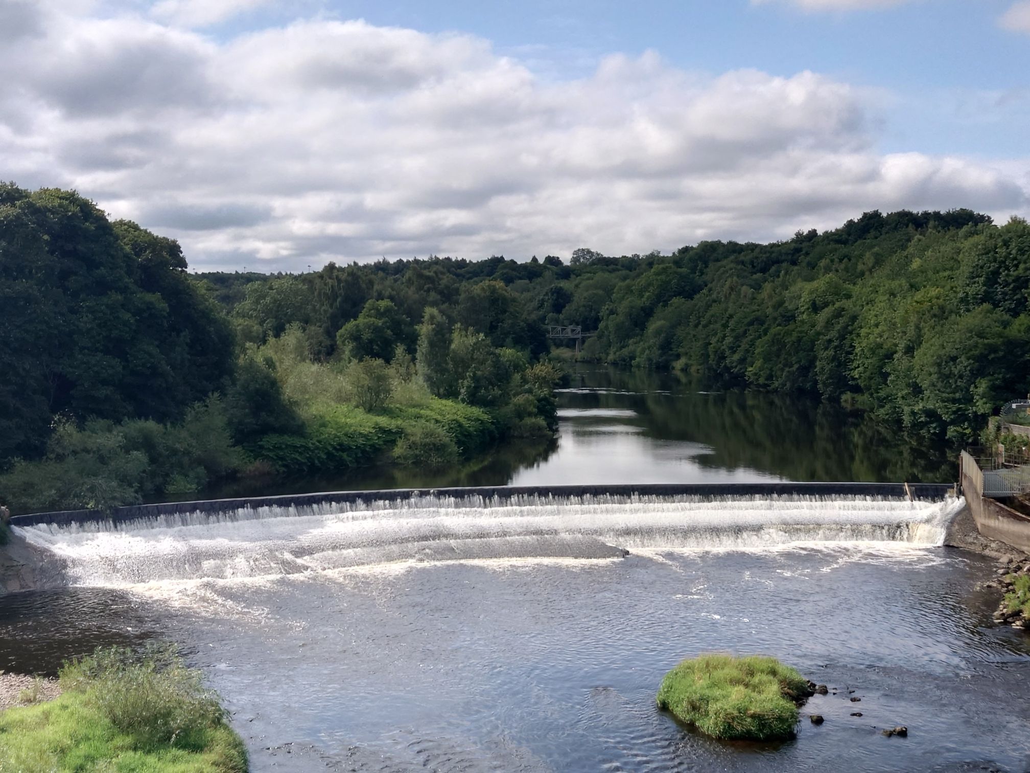 Weir from David Livingstone Bridge, Bothwell